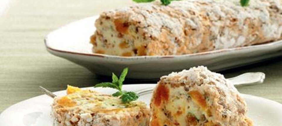 Blød marengsroulade med abrikosfyld