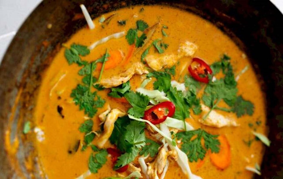 Sådan laver du rød karrysuppe med kylling