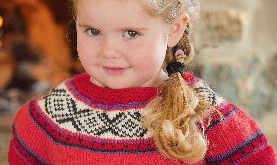 Strik: Fin julekjole til lillepigen