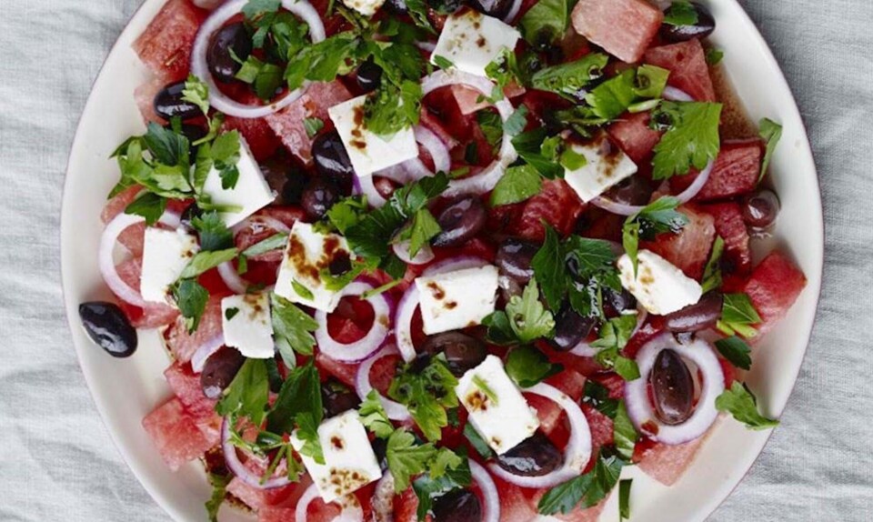 Vandmelonsalat med mynte, feta og oliven