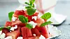 Vandmelonsalat med gedefeta og mynte