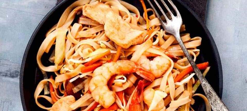 Opskrift på pad thai med kylling og tigerrejer