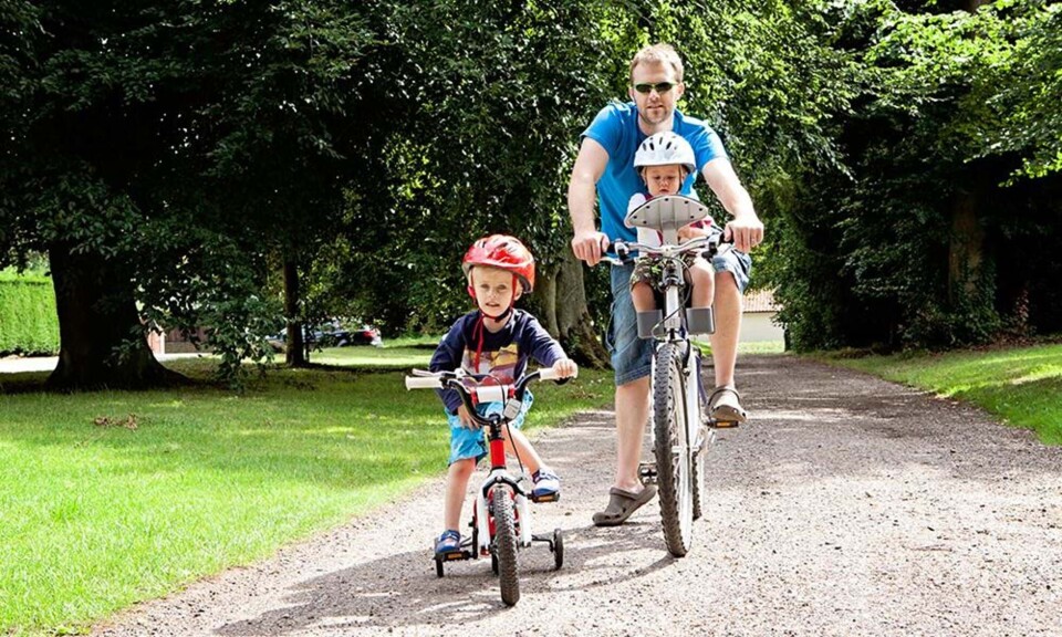 Baby på cyklen