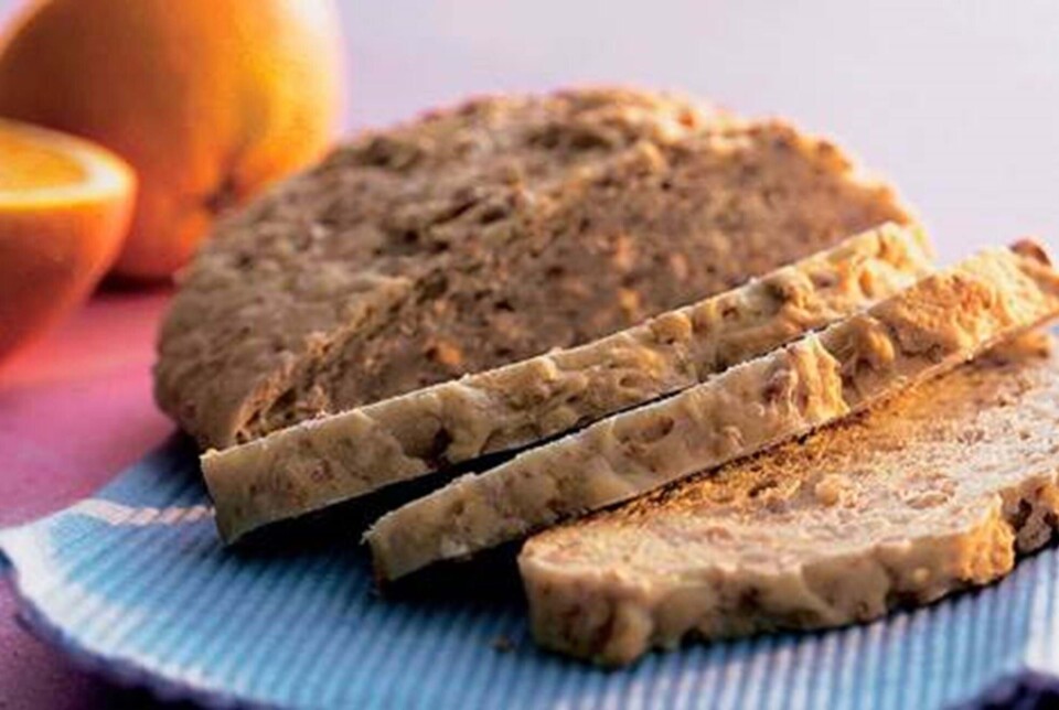Brød med kerner og appelsin