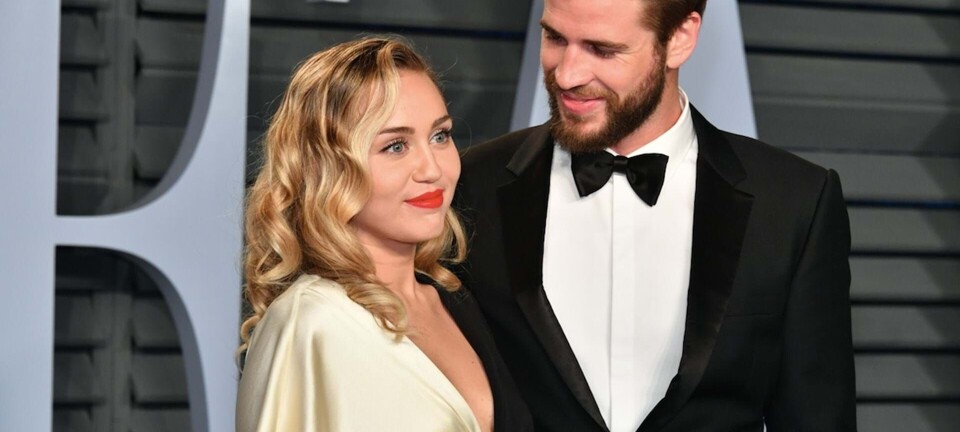Efter brudt forlovelse og skovbrand: Miley Cyrus viser bryllupsbilleder frem