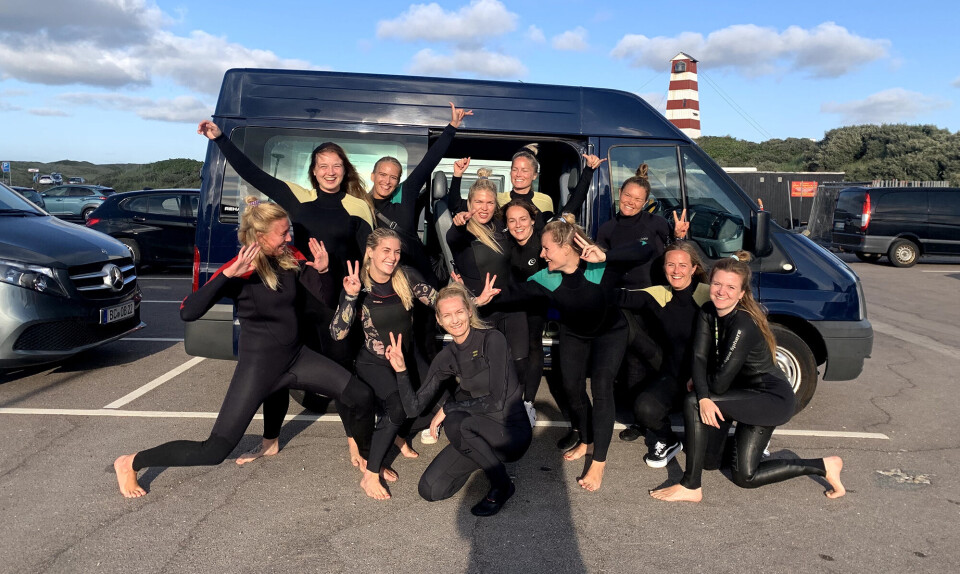 surf søstre surfing danmark.jpg