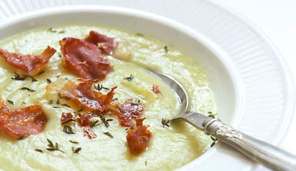 Opskrift på kartoffelporresuppe med timian