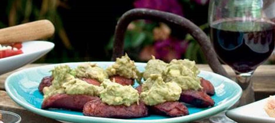 Friske chorizopølser med avocado