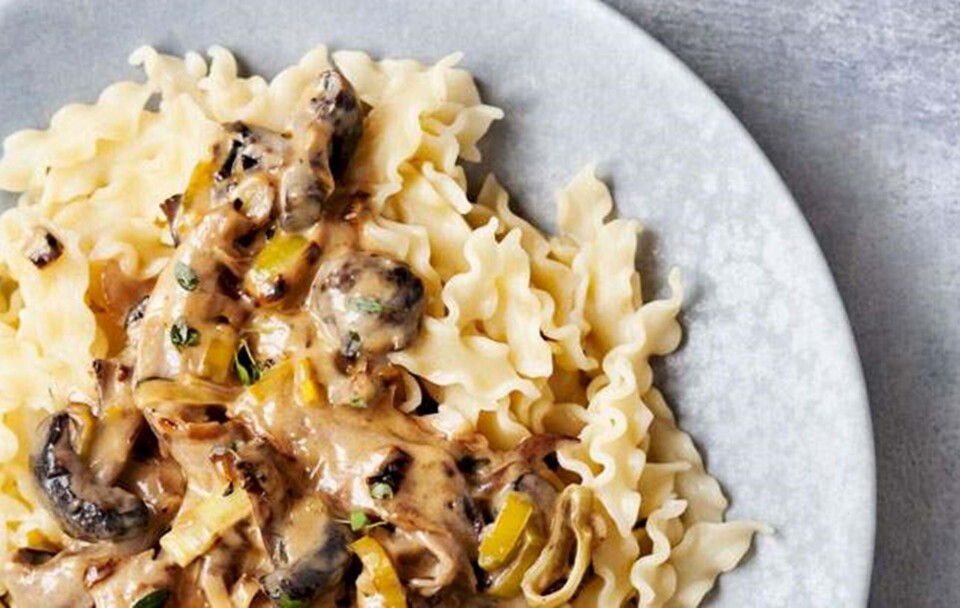 Opskrift på pasta med cremet sauce og svampe