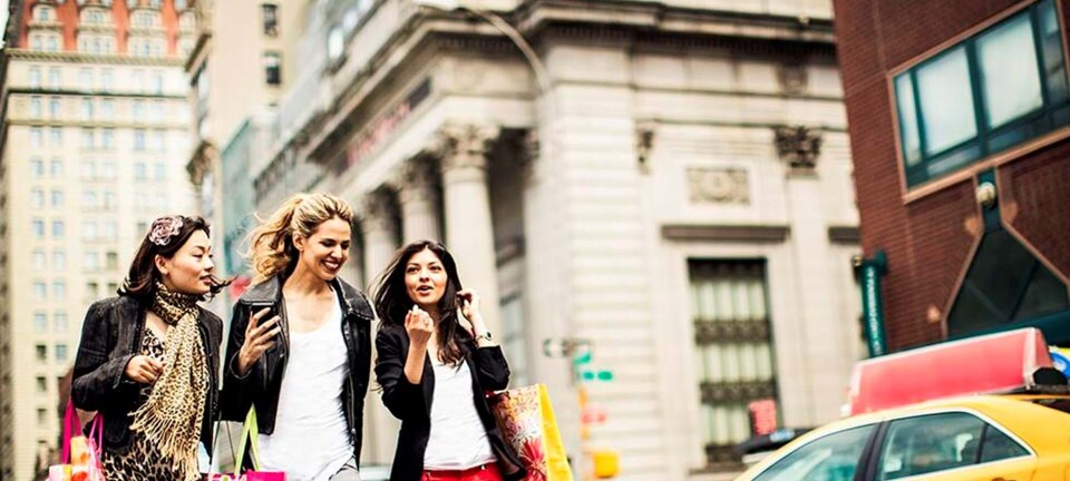 Rejs på venindetur til byen, der aldrig sover