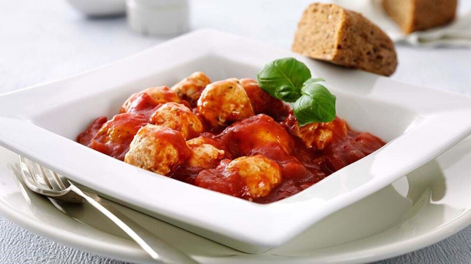 Opskrift: Italienske kyllingeboller i tomatsauce