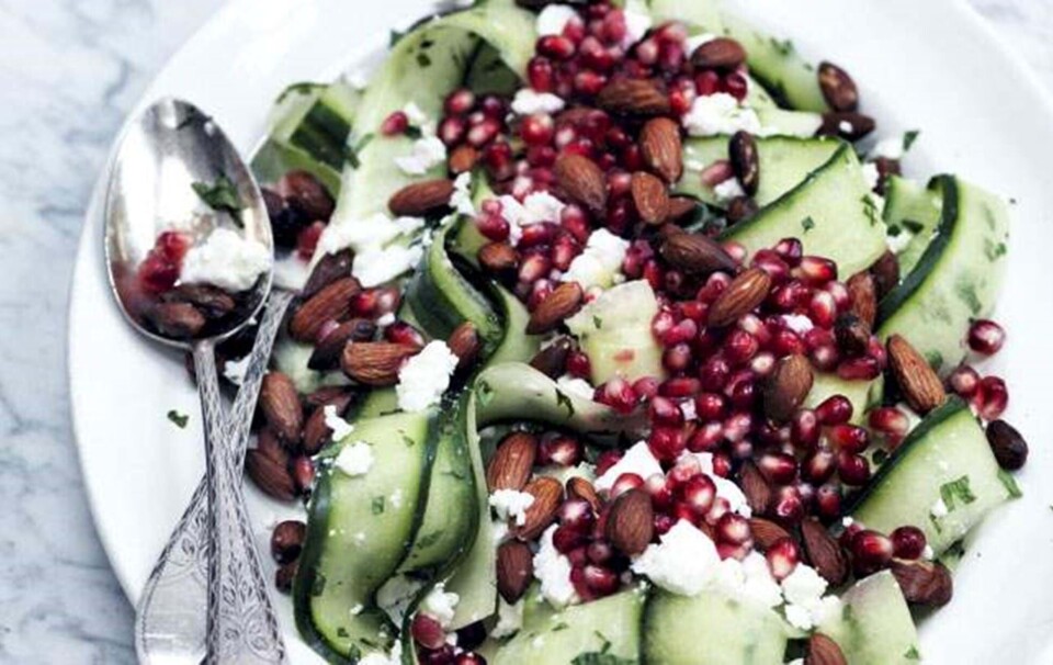 Agurkesalat med feta og granatæble