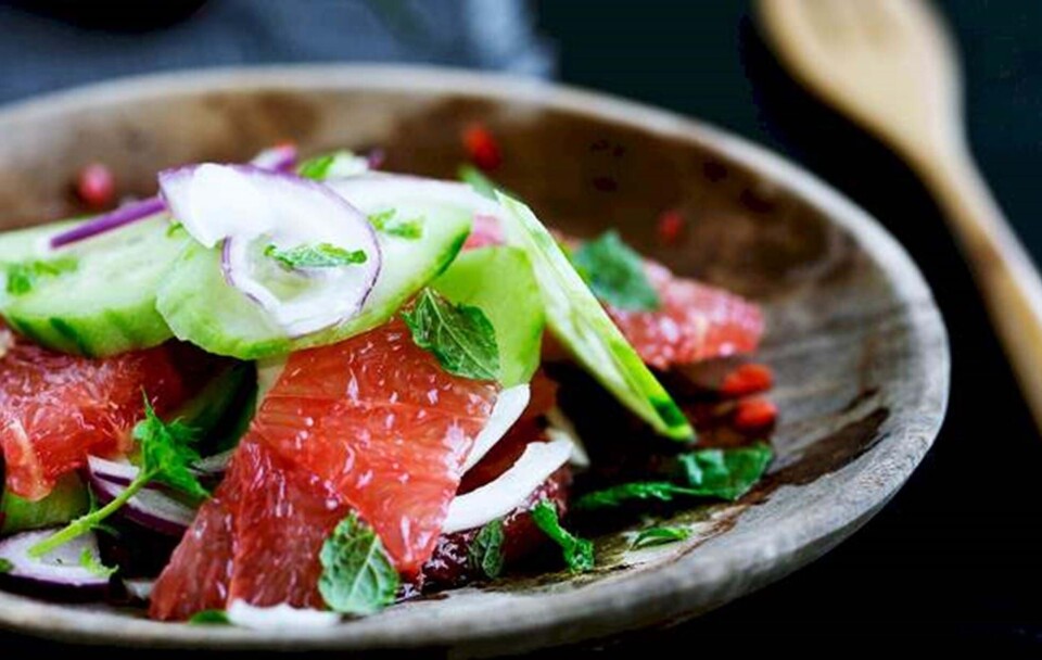 Agurkesalat med grape, lime, ingefær og mynte