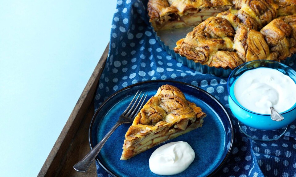 Æblepie med kanelsnegle