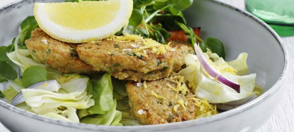 Quinoa-frikadeller med søde kartofler og citronkål