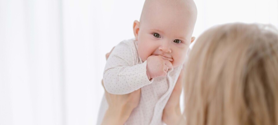Babyyoga: 4 hyggelige øvelser til din baby – og én til mor
