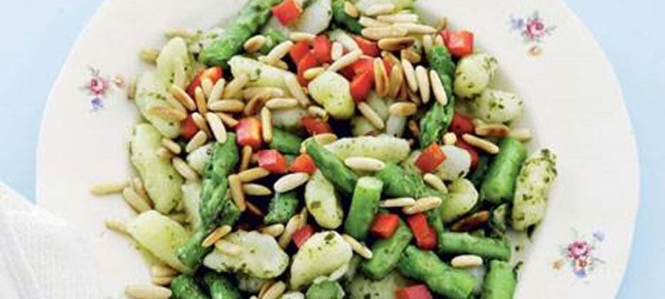 Gnocchi med asparges og pesto