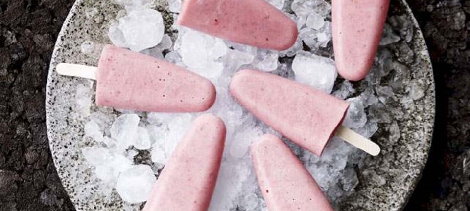 Opskrift på sunde jordbær-ispinde