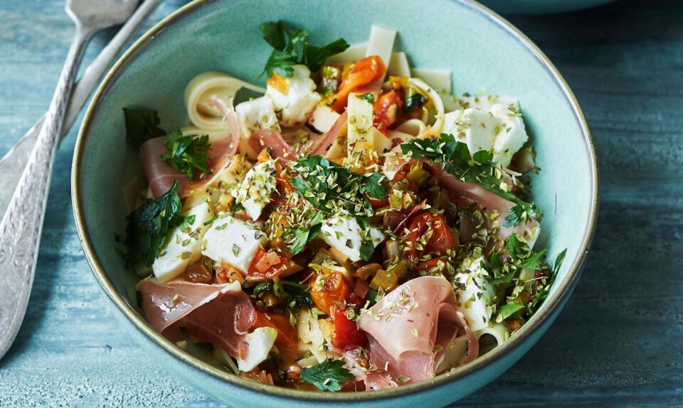 Pasta med parmaskinke og mozzarella