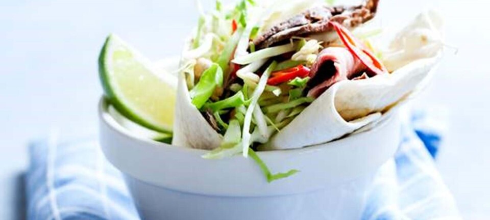 Thai-salatwraps med roastbeef og spidskål