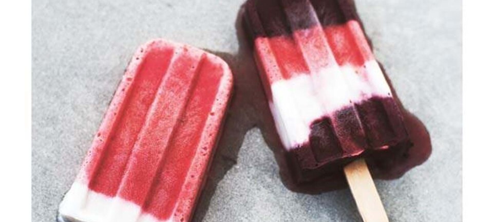 Lynsorbet med bær og kokosnød