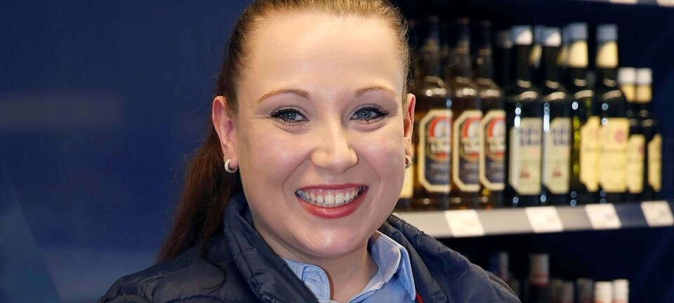 Finalist til Danmarks sødeste kassedame 2020: Katrines gode humør smitter