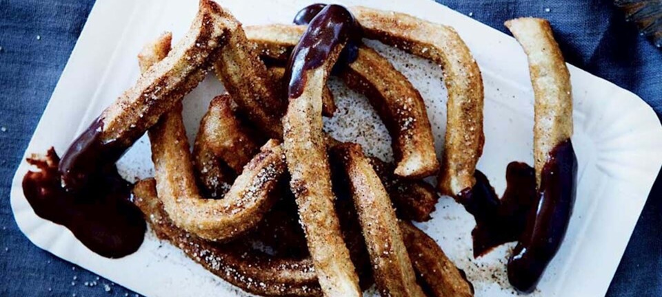 Churros: Spanskrør med lun chokoladecreme
