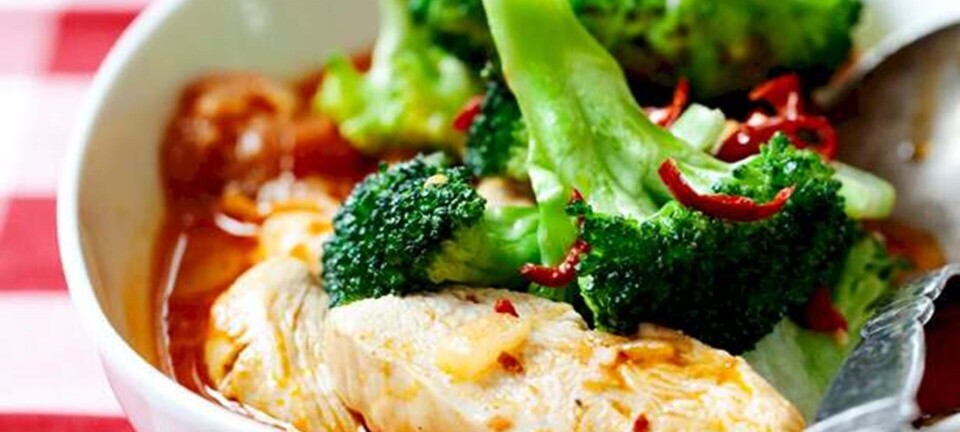 Thai kokoskarry med kylling, citrongræs og sprød broccoli