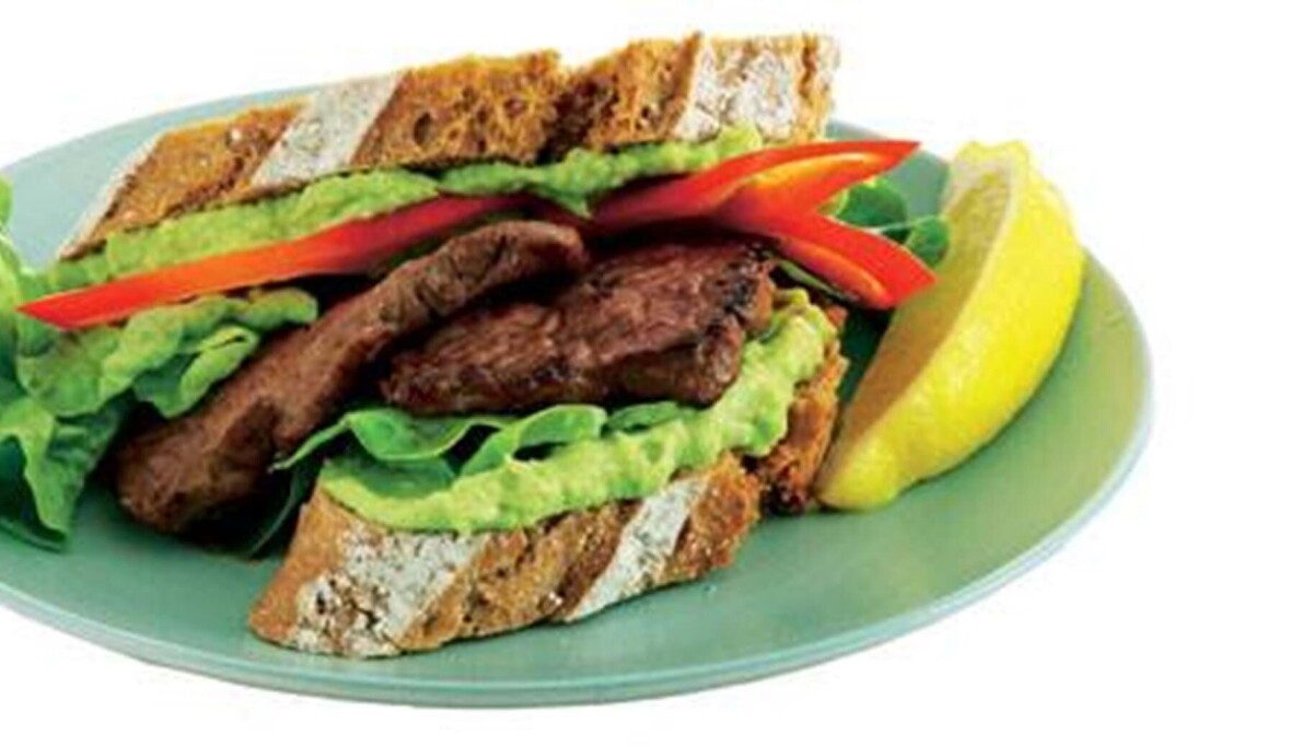 Sandwich med bøf og avocado opskrift - Hjemmet