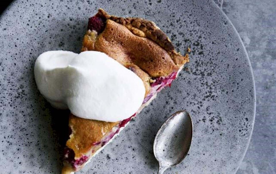 Marcipantærte med bær