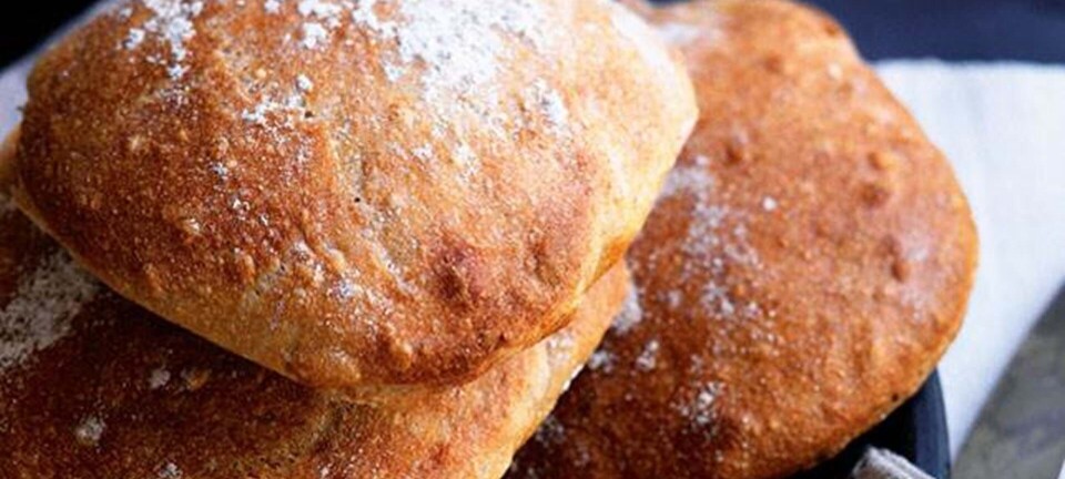 Koldhævede speltboller