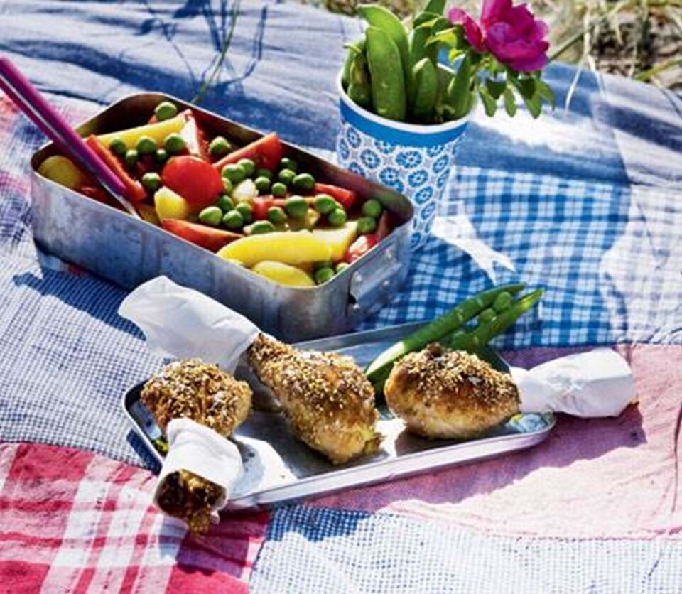Sesamstegte kyllingelår og kartoffelsalat