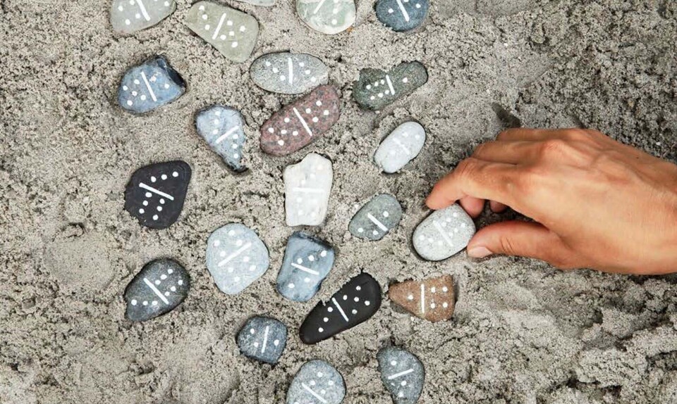 Domino af strandsten