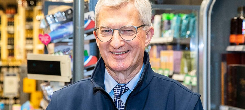 Finalist til Danmarks sødeste kassedame 2019: Flemming hygger om kunderne