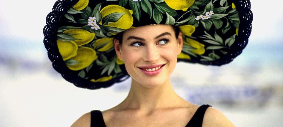 Sådan beskytter du bedst dit hår i sommersolen