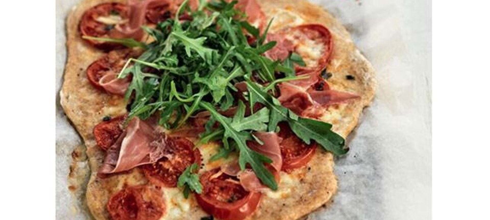 Nem pizza med parmaskinke og frisk mozzarella