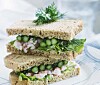 Rejesandwich med dild og asparges