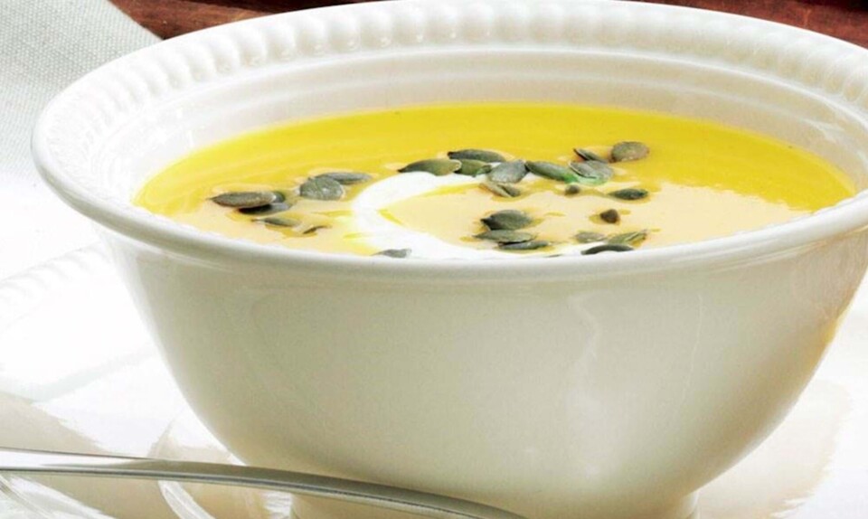 Billede 1 - Græskarsuppe med cremefraiche og græskarkerner