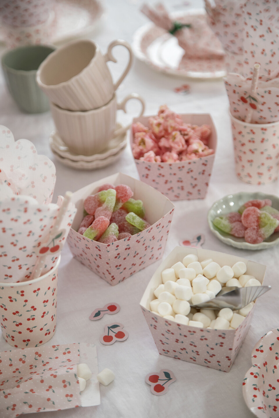 Kirsebær tema Søstrene Grene