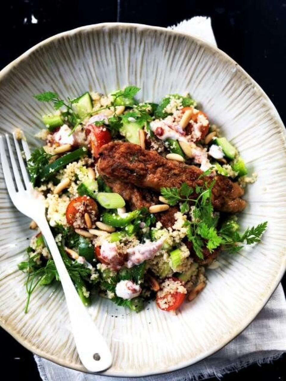 Tabbouleh med frikadeller og harissa-yoghurt
