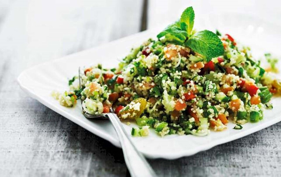 Opskrift på couscous salat med rosiner og grønt