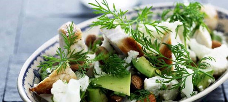 Blomkål og kyllingesalat med avocado og mandler
