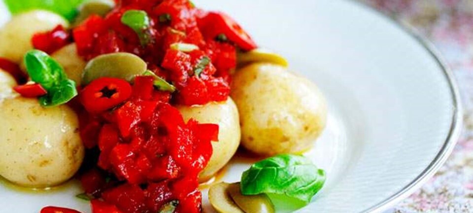 Nye kartofler med peberfrugt-salsa med chili