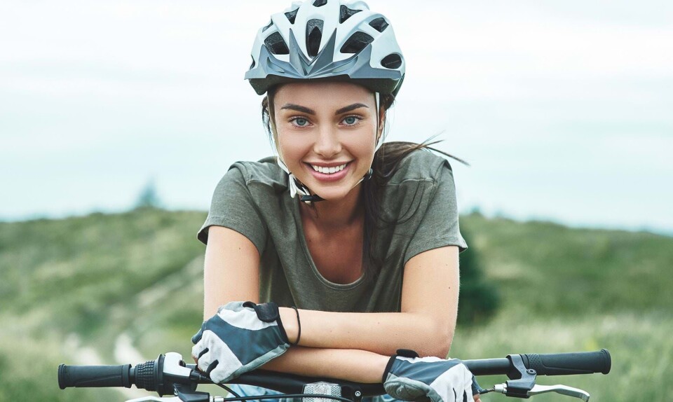 Billede 1 - Kvinde cykler