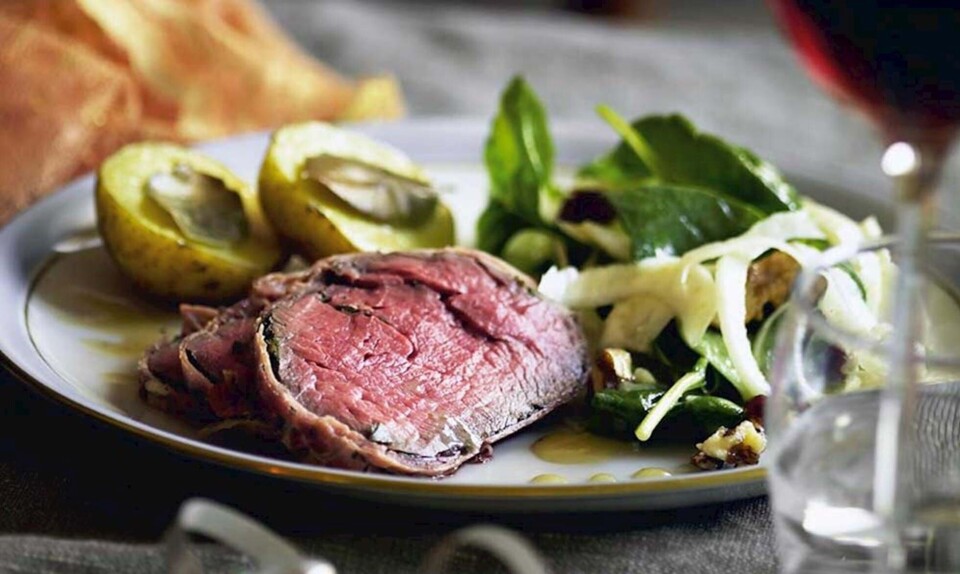 Oksemørbrad med fennikel-pære-salat