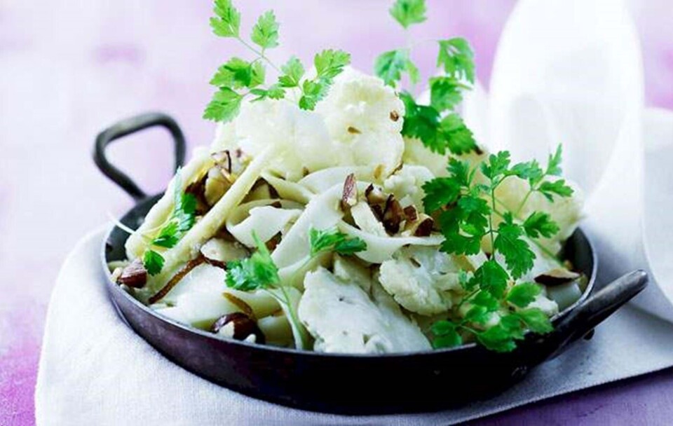 Opskrift på tagliatelle med blomkål, mandler og frisk trøffel