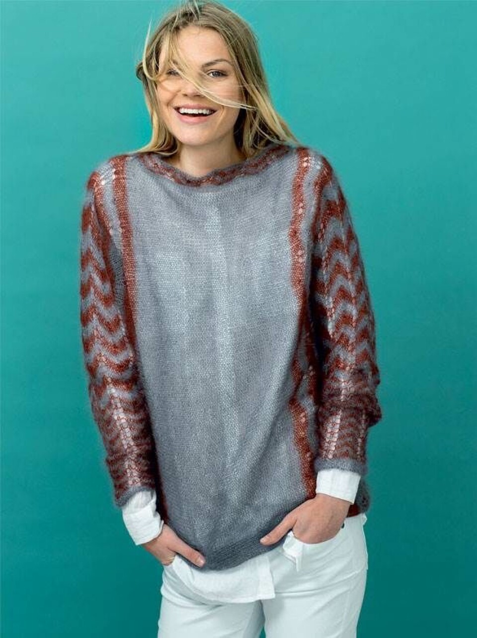 Tværstrikket bluse med zigzag