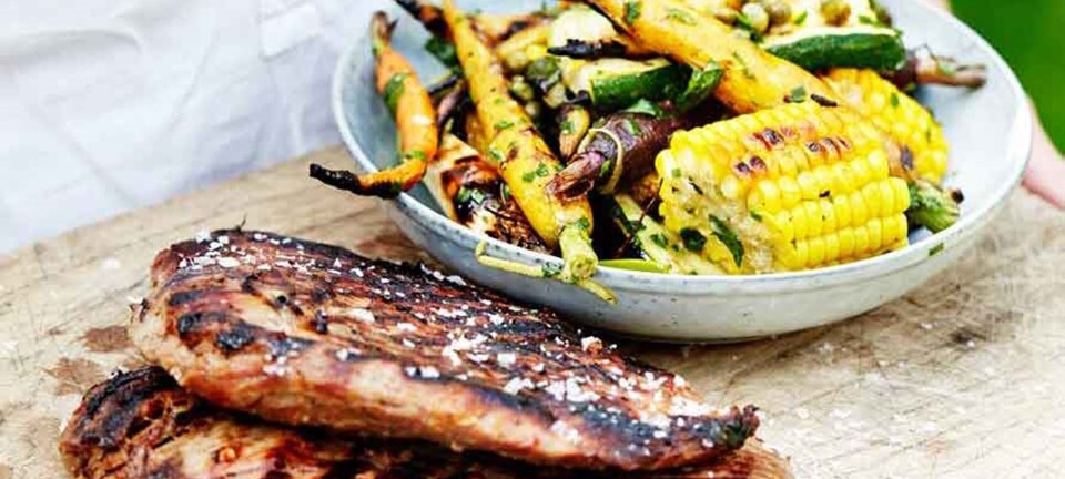 Grillet flankesteak med ingefær & grillede grøntsager