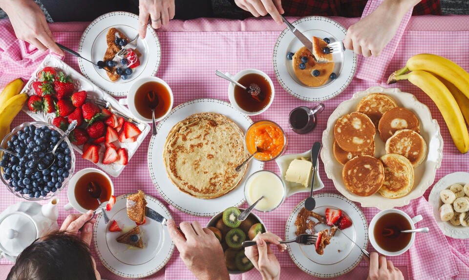 Fyldt brunchbord