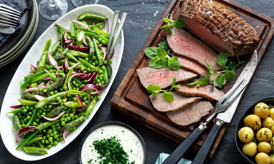 Grillstegt kalveculotte med aspargessalat